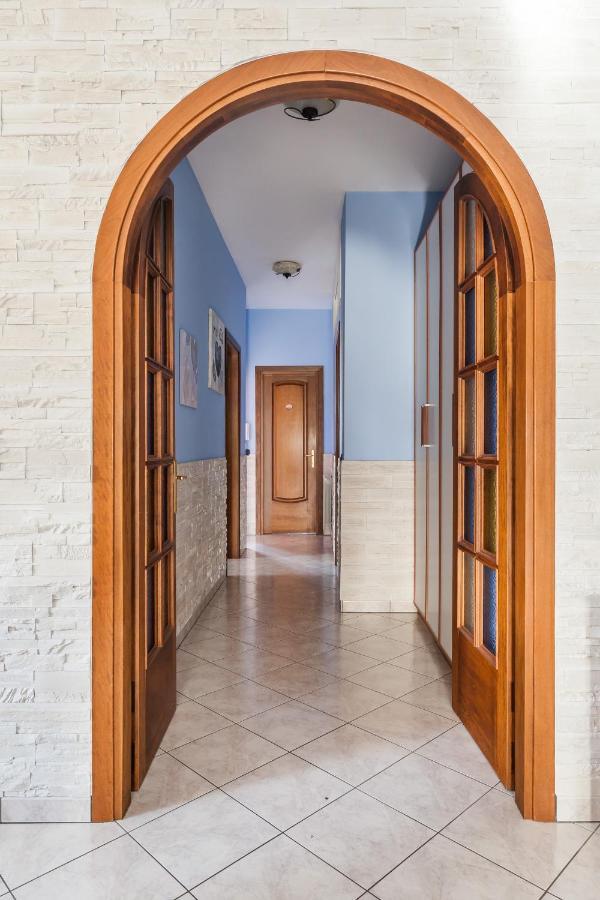 Casa Vacanze Giramondo Fiumicino Bagian luar foto
