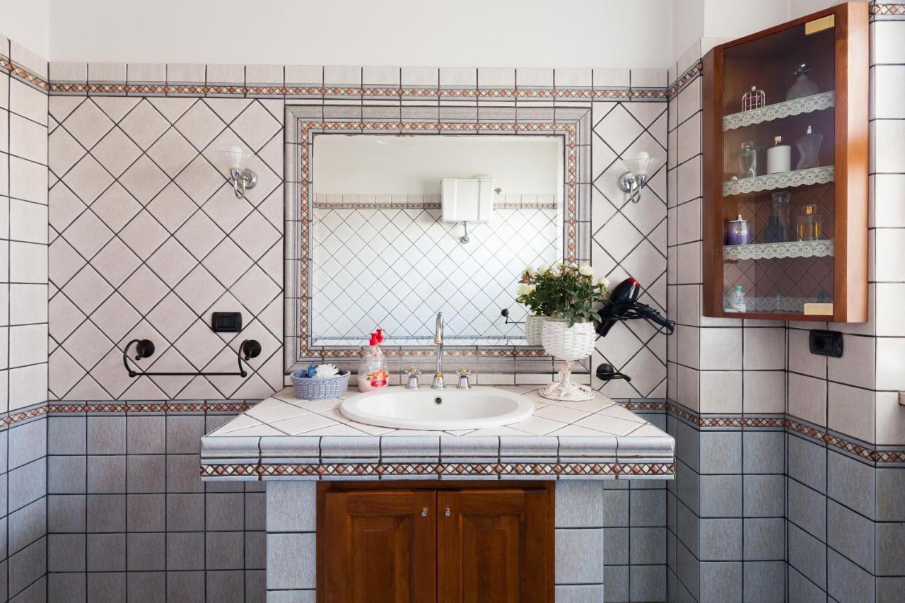 Casa Vacanze Giramondo Fiumicino Bagian luar foto