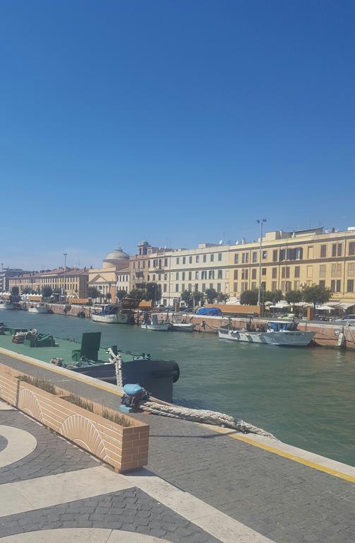 Casa Vacanze Giramondo Fiumicino Bagian luar foto